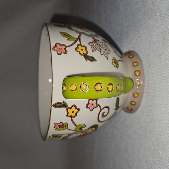 Dutch Wax footed mug, hand painted, ceramic - Picture 3 of 5